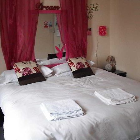 Art Roch Hostel 爱丁堡 外观 照片