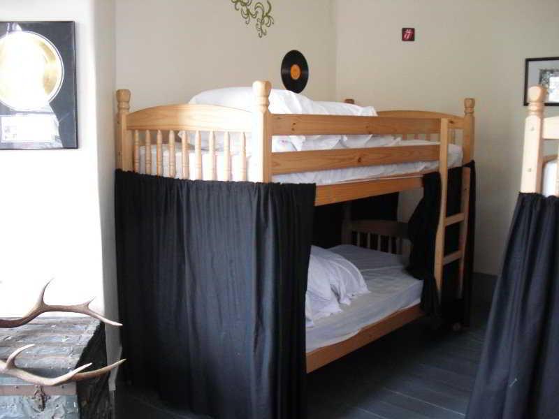 Art Roch Hostel 爱丁堡 外观 照片